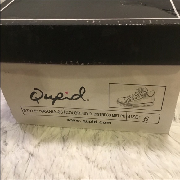 QUPID size 6 gold sneakers new in box - Picture 5 of 8